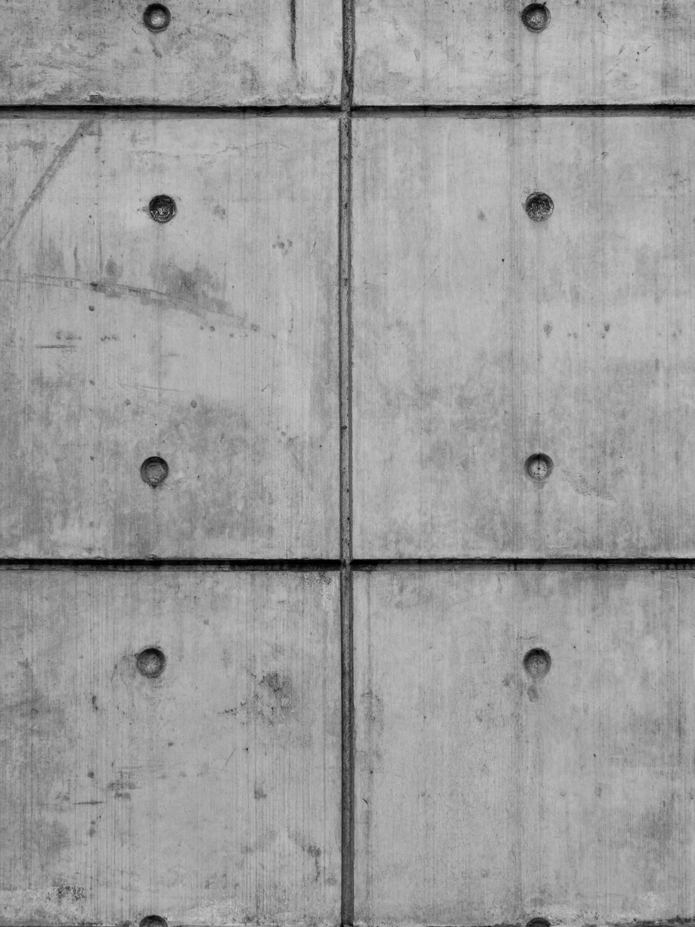 Muro de concreto a la vista con las marcas de la formaleta.